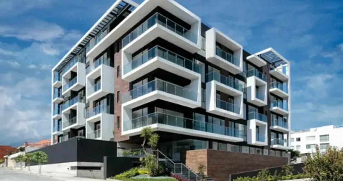 Зачем дизайнеры ездят смотреть на фасады Solos